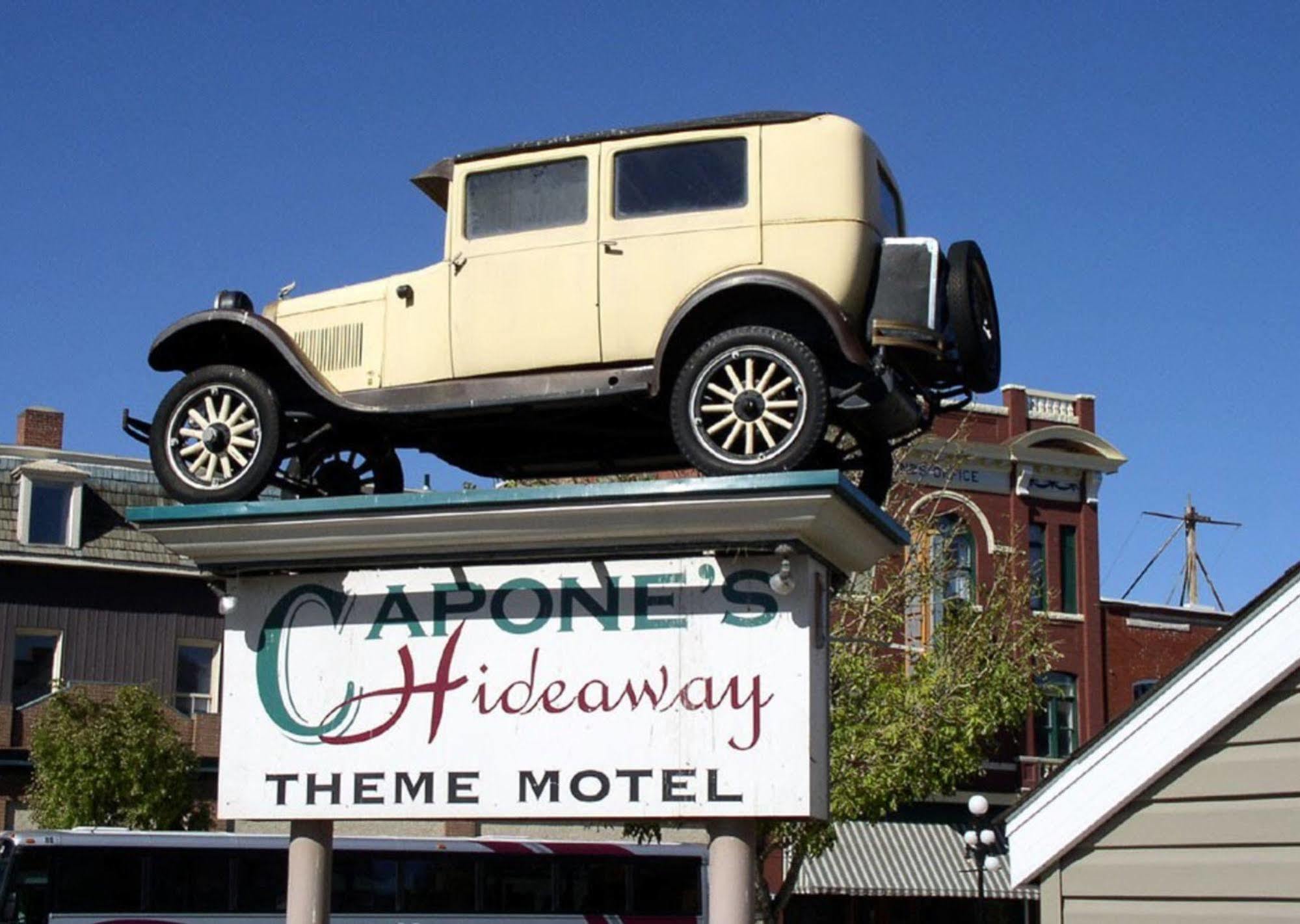 Capone'S Hideaway Motel Moose Jaw Exterior photo